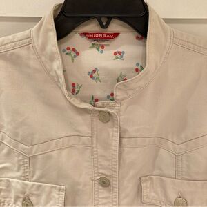 UNIONBAY cream canvas utility jacket with cherry lining accents